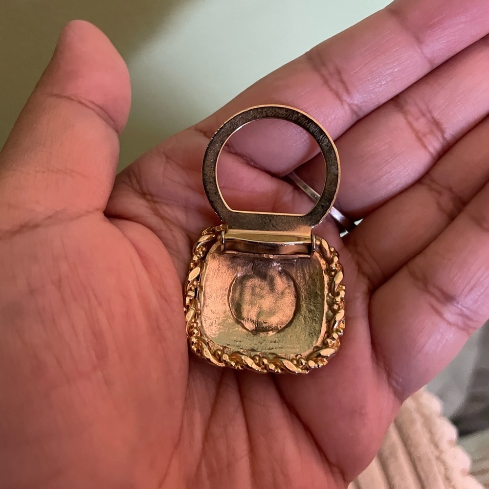 Elegant Gold and Pearl Women's Scarf Clip - Picture 5 of 5